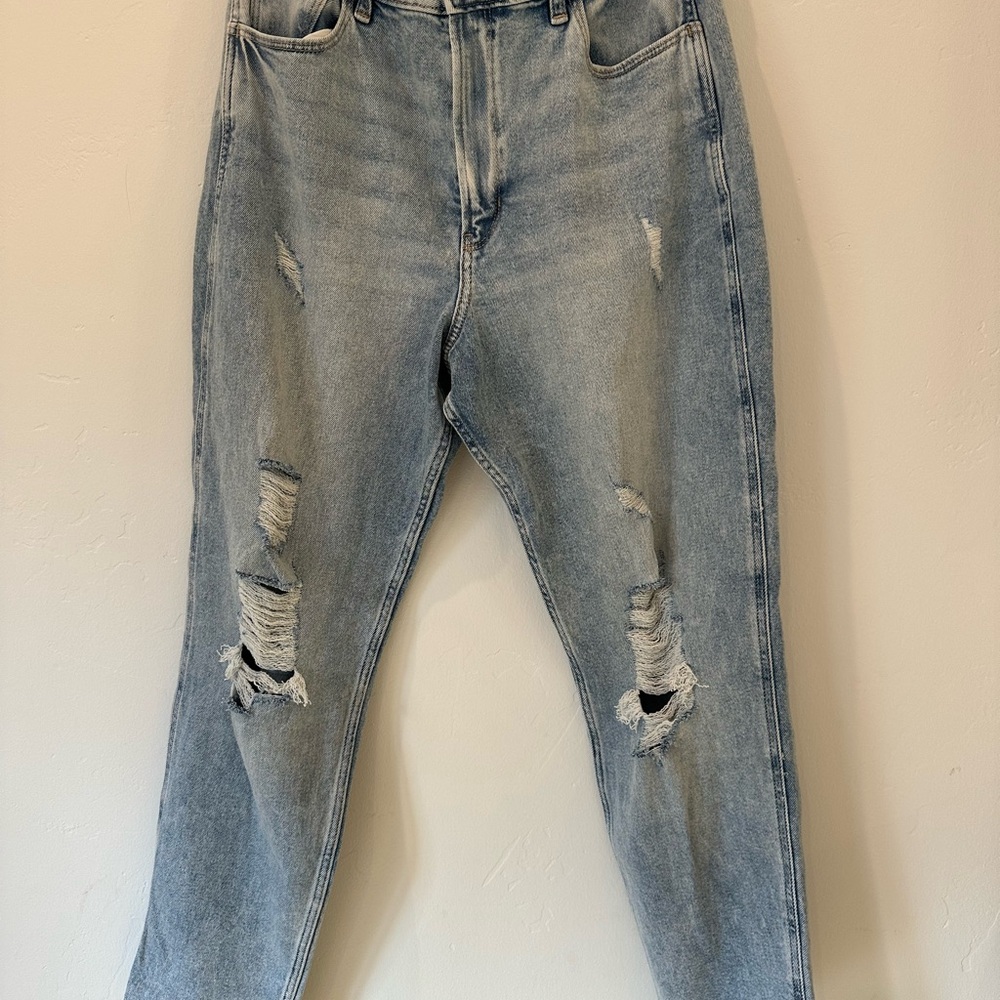 Hollister High Rise Distressed Jeans